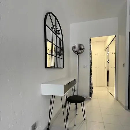 Modern With A 30 M2 Terrasse And Garden Antibes