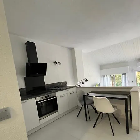 Modern With A 30 M2 Terrasse And Garden Lägenhet *