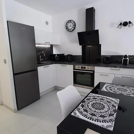 Modern With A 30 M2 Terrasse And Garden * Antibes